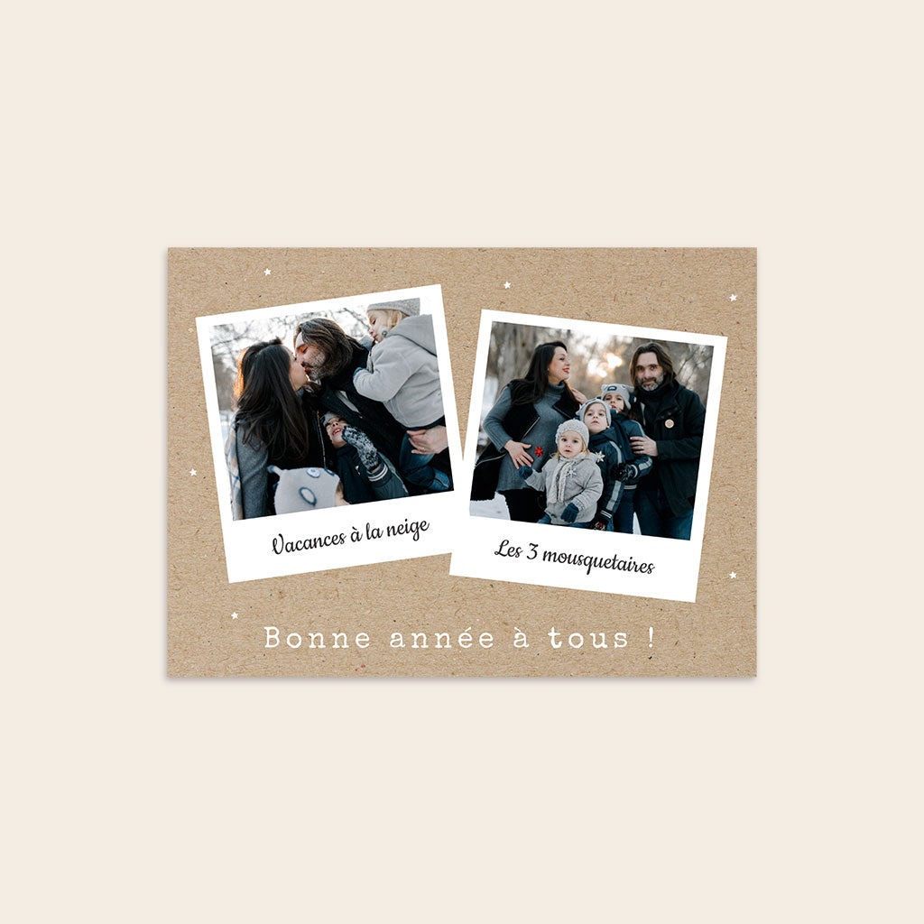 Carte de vœux kraft avec photos de famille avec un cadre style polaroïd et le texte "Bonne année à tous !" en dessous  